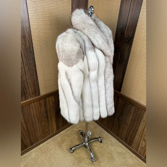 SAGA FOX “ GUARANTEE OF QUALITY” BLUE & WHITE FOX FUR COAT JACKET SIZE LARGE - Picture 3 of 8